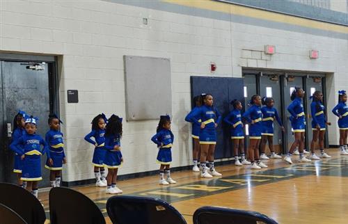  Cheer Team posing for picture